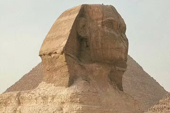 Great Sphinx with Giza Pyramid backdrop on private day tour from Port Said to Cairo and Giza Plateau