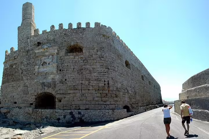 Heraklion Koules Fortress walls on panoramic city tour, ideal add-on to Knossos Palace skip-the-line visit