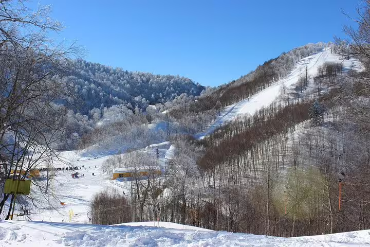 Snowy Kartepe ski slopes near Sapanca, winter scenery on a private day trip from Istanbul to Maşukiye