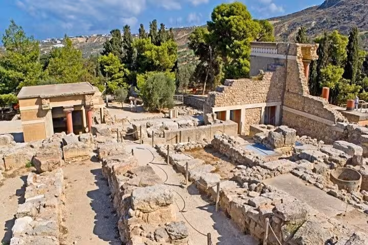 Panoramic view of Knossos archaeological site and palace ruins near Heraklion, day trip from Rethimno in Crete