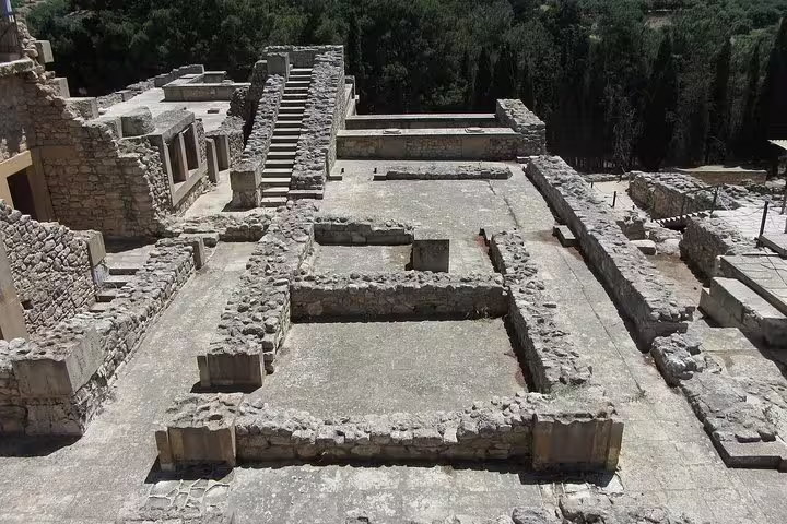 Stone ruins and stairways at Knossos Palace on a private full-day tour from Heraklion with hotel pickup