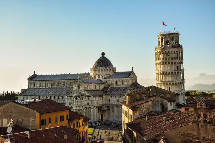 Leaning Tower of Pisa and Piazza dei Miracoli skyline, key stop on a self-guided Pisa e-scavenger hunt tour