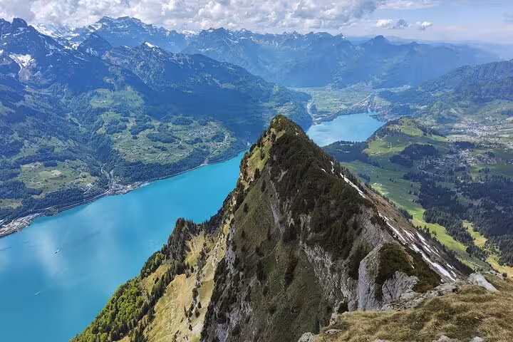 Leistkamm Ridge summit viewpoint above Walensee, scenic Zurich guided hiking day trip in eastern Switzerland