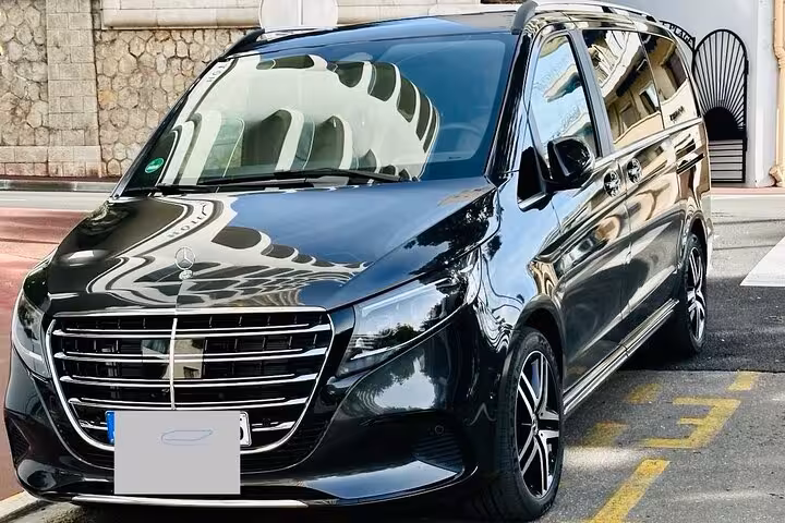 Luxury Mercedes van for private transfer from Avignon to Marseille Airport, reliable door-to-door service