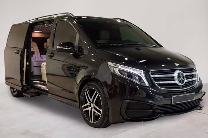 Mercedes luxury van with sliding door, Schiphol Airport private transfer to Antwerp for groups