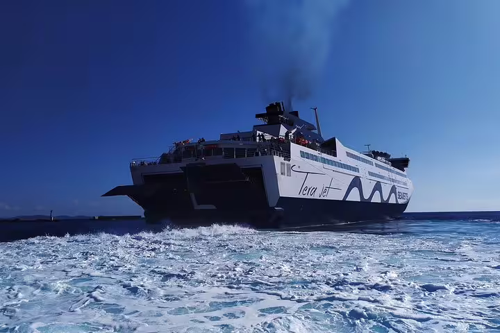 High-speed ferry arriving at Port of Piraeus, ideal start for Athens city centre transfer and cruise pickup