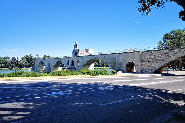Pont Saint-Bénézet bridge over the Rhône in Avignon, photo stop on private full-day shore excursion tour