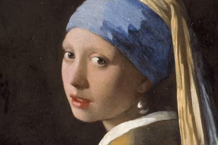 Vermeer’s Girl with a Pearl Earring at Mauritshuis, highlight of The Hague visit on private Rotterdam day tour