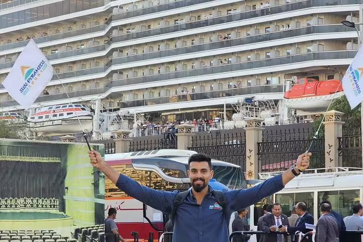 Safaga Port pickup for private Luxor temples and royal tombs day tour with cruise terminal welcome