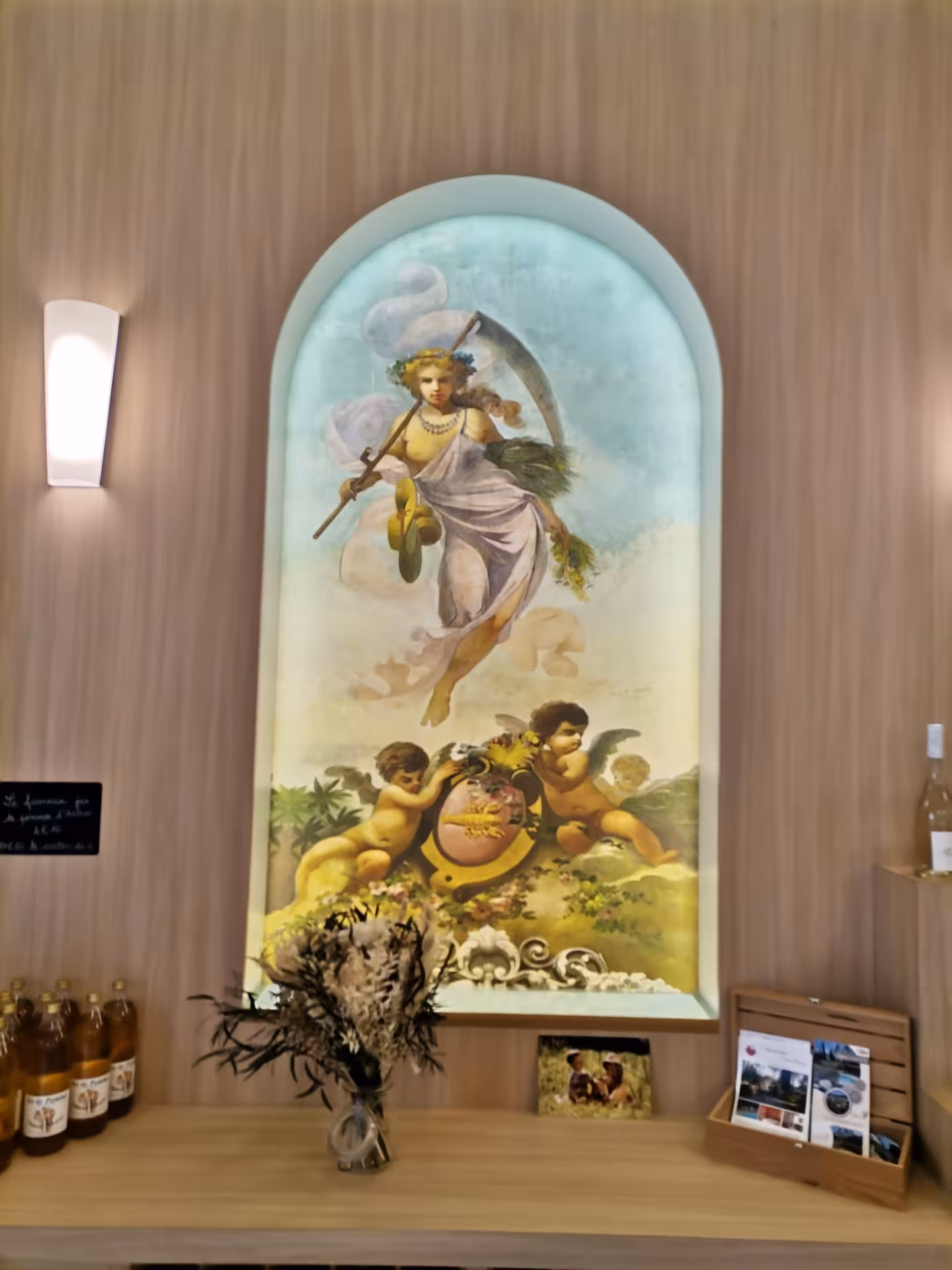 Winery tasting room artwork in Saint-Tropez countryside, AOP Côtes de Provence wine tour stop