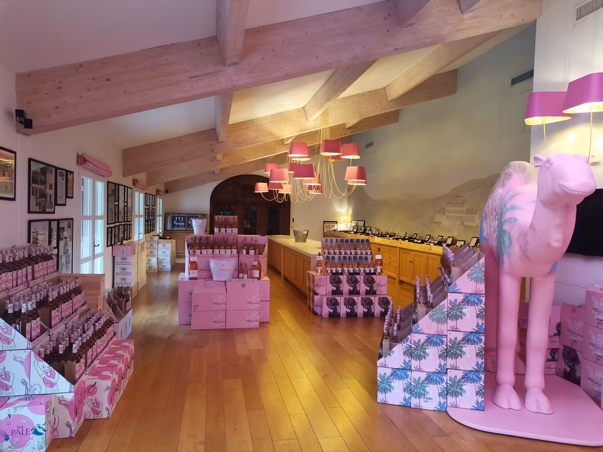 Saint-Tropez countryside winery shop with AOP Côtes de Provence rosé displays and tasting room decor