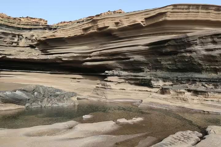 Close-up of layered rock formations at Carbeirinho, showcasing unique geological patterns on São Nicolau.