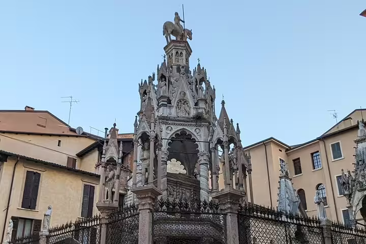 Gothic Scaliger Tombs (Arche Scaligere) in Verona, must-see landmark on a live guided walking tour
