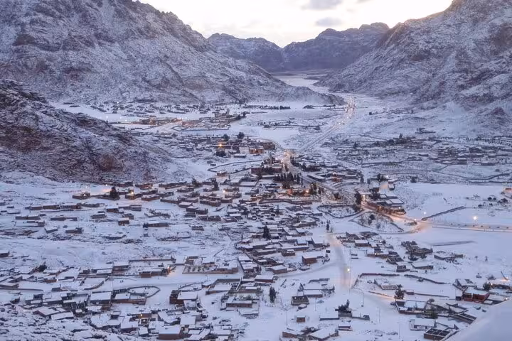 Snowy Sinai valley near St Catherine’s Monastery on Mount Sinai summit tour from Sharm El Sheikh