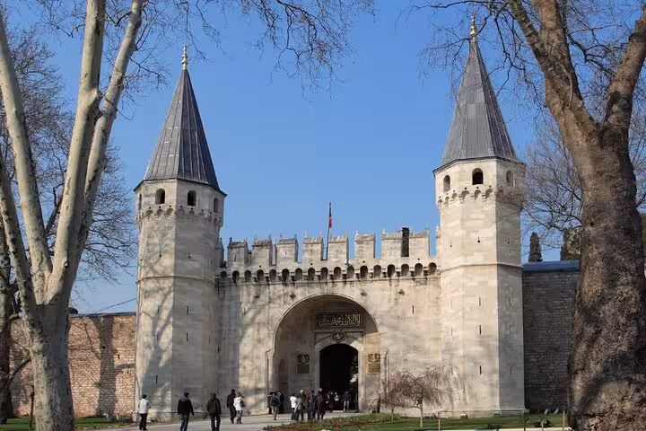 Entrance gate of Topkapi Palace in Istanbul, key stop on an all-inclusive private guided 3-day city tour
