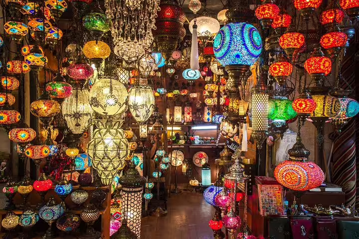 Colorful Turkish mosaic lamps in Istanbul Grand Bazaar, a highlight on the 8-day Turkey tour by flights