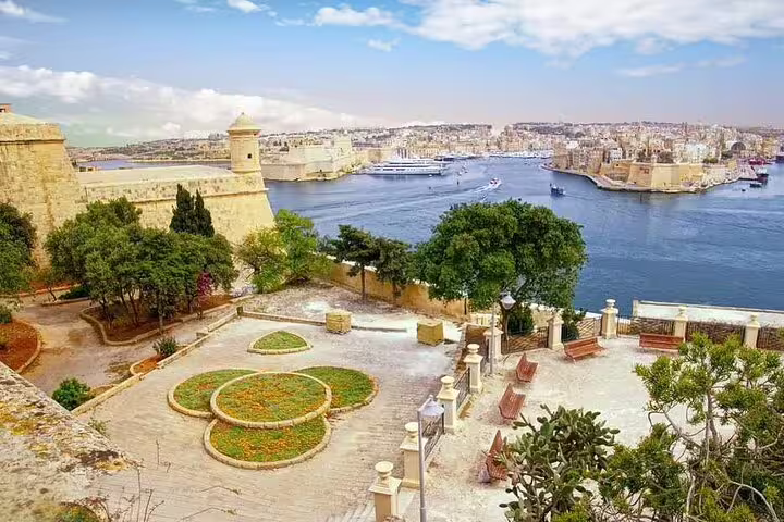 Upper Barrakka Gardens viewpoint over Grand Harbour on a half-day Valletta sightseeing tour with a local guide