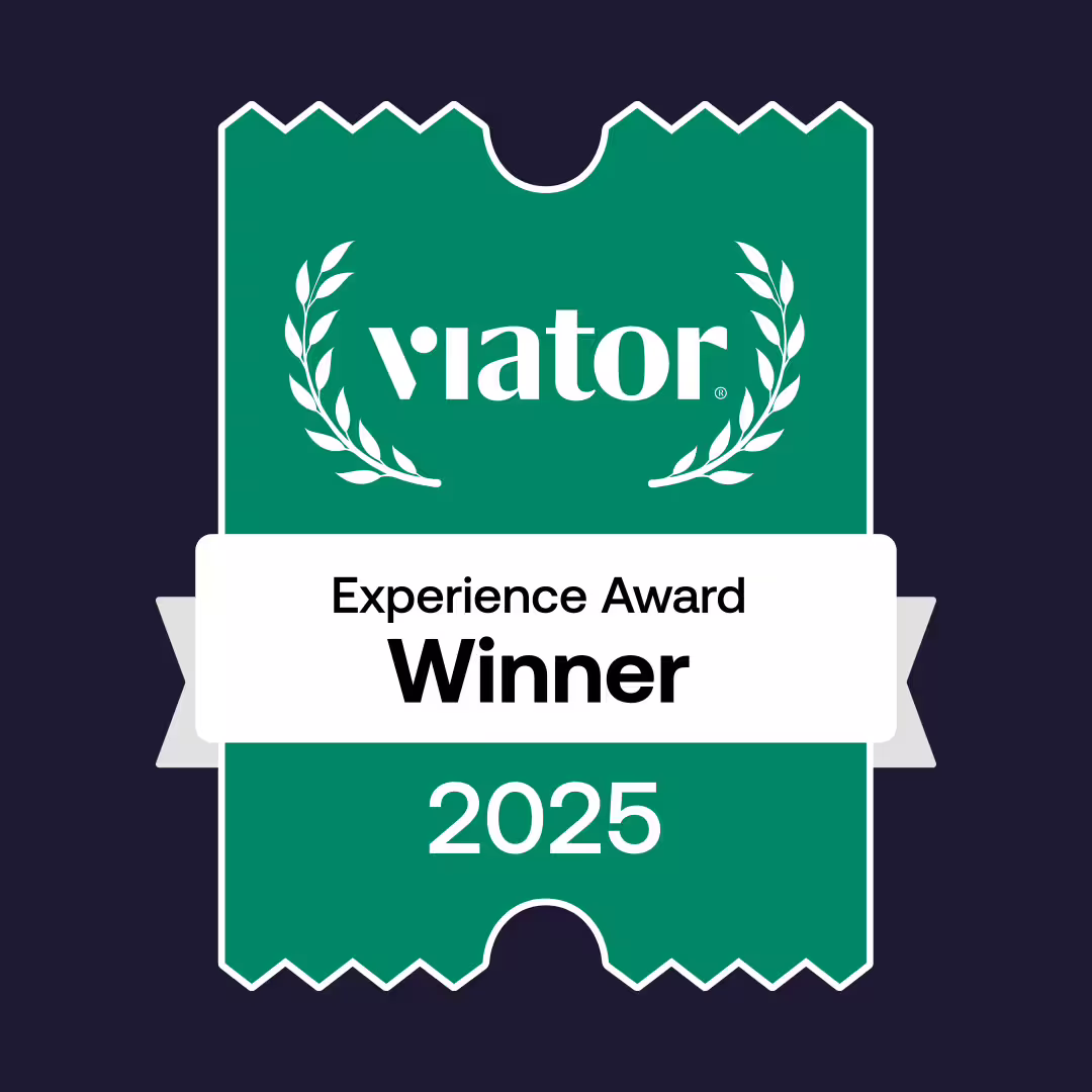 Viator Experience Award 2025 badge for top-rated tour to Zaanse Schans, Edam, Volendam, and Marken in the Netherlands.