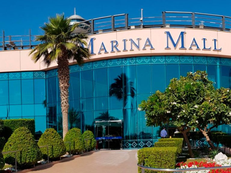 Marina Mall in Abu Dhabi boasts over 235,000 sqm of retail space, offering diverse shopping and entertainment. Its unique design makes it a top destination for local shoppers.