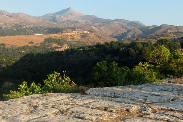 Nestled in Crete's heart, Eleftherna is a small village boasting a 4,000-year history and rich cultural heritage. Surrounded by hills and valleys, it offers picturesque scenery and abundant outdoor activities like hiking and cycling.