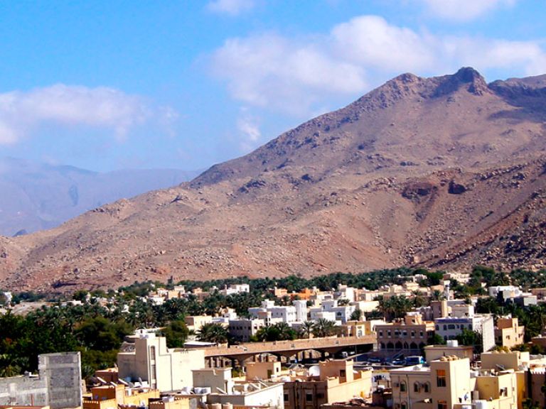 Attractions-in-Nizwa: Nizwa, Oman's former capital in Ad Dakhiliyah, boasts a rich history, symbolized by its vast ancient fort and profound Arabian cultural ties.