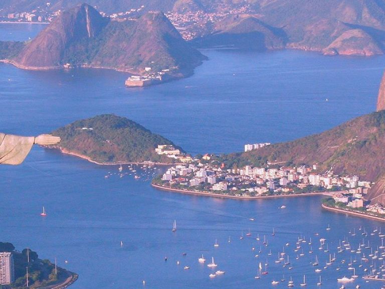 Attractions-in-Rio-de-Janeiro: Rio de Janeiro, the "Cidade Maravilhosa," enchants visitors with stunning beaches, lush mountains, and iconic sites like Christ the Redeemer. Explore a vibrant culture in this world-famous city.