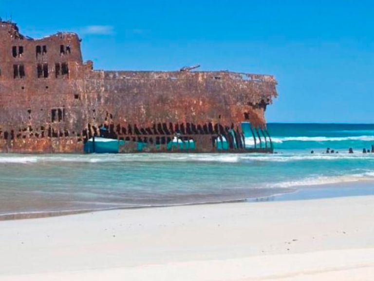 Cabo Santa Maria on Boa Vista Island is a remote and unspoiled gem of the Atlantic Ocean, offering breathtaking landscapes and seascapes. It's a stunningly beautiful tourist destination.