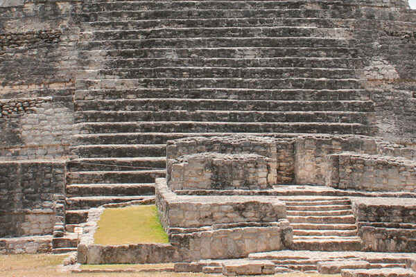 Chacchoben, Costa Maya's renowned ruins, was a bustling Maya trade hub around the year 1000. At its zenith during the Late Classic period, it's now an enigmatic site, cloaked in centuries-old jungle mystery.