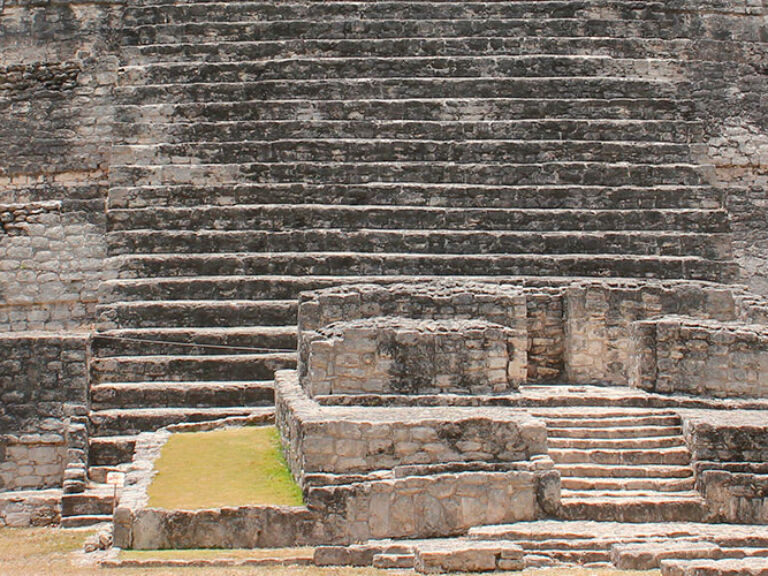 Chacchoben, Costa Maya's renowned ruins, was a bustling Maya trade hub around the year 1000. At its zenith during the Late Classic period, it's now an enigmatic site, cloaked in centuries-old jungle mystery.