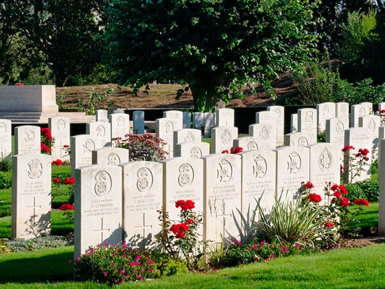 Essex Farm Cemetery, in West Flanders, Belgium, holds over 1,200 soldiers' graves from World War I's Ypres Salient battles. Maintained by the Commonwealth War Graves Commission, it's accessible to all.