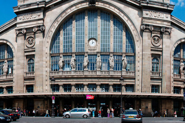 Gare du Nord, a bustling European hub, accommodates 190 million annual passengers. Recently restored, its stunning architecture has become a tourist attraction, making it a must-see spot in Paris, whether for travel or admiration.