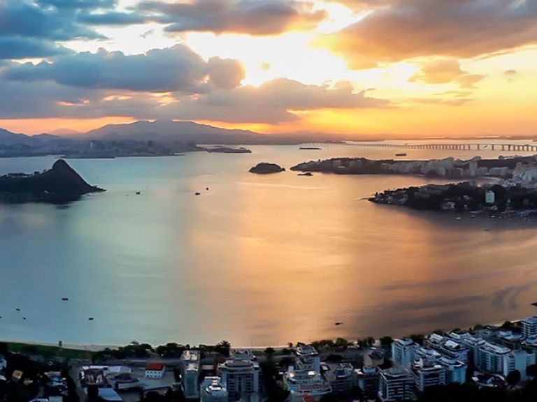 Guanabara Bay in Rio de Janeiro offers breathtaking views of Sugarloaf Mountain and the city skyline. Explore islands, forts, and local culture, or enjoy water sports and wildlife spotting on its beaches for an unforgettable experience.