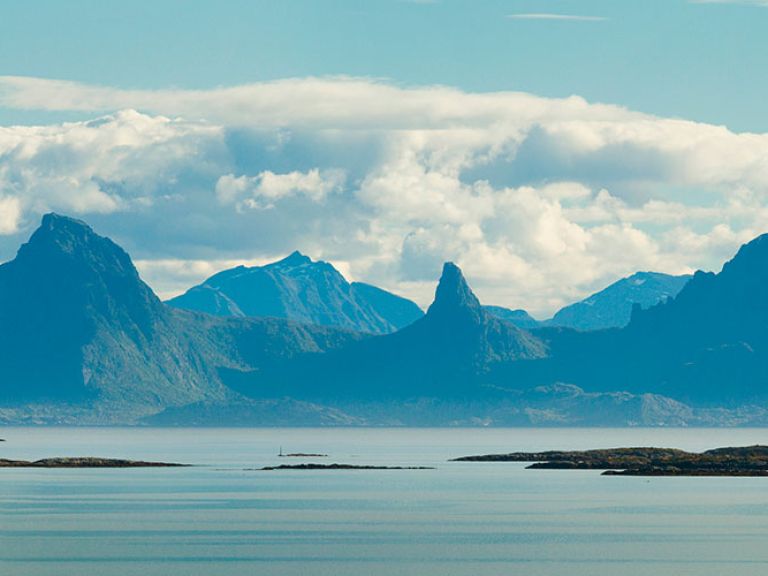 Hamarøyskaftet, a stunning Norwegian mountain in Nordland county. At 612 meters high, it offers iconic views of Hamarøy and beyond, a must-visit for adventurers seeking breathtaking landscapes.