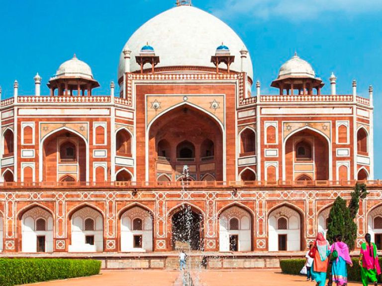 The Humayun Tomb in Delhi, India, is an incredible and historically significant garden-tomb, built between 1562 and 1571. Its timeless beauty and UNESCO recognition make it a remarkable site.