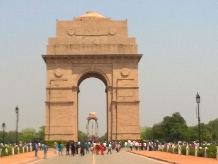 India Gate, a 42-meter-high arch in New Delhi, commemorates India's war heroes. It symbolizes the nation's spirit and offers serene views along Rajpath.