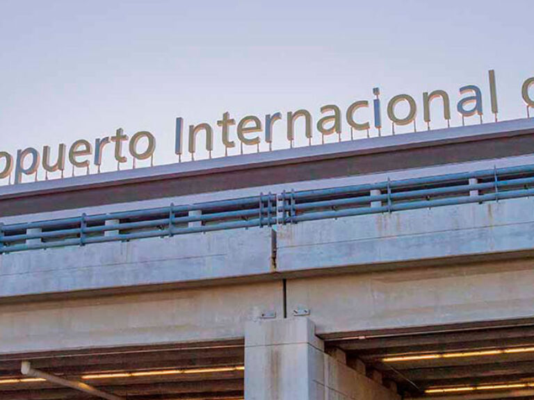 Los Cabos International Airport, situated in San Jose del Cabo, Baja California Sur, serves the renowned tourist hotspots of Los Cabos and Cabo San Lucas. As the busiest airport in the region, it facilitates domestic and international travel, making it a vital tourism hub in Mexico.