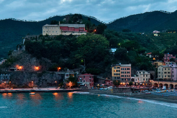 Monterosso al Mare, the largest of the Cinque Terre villages, boasts breathtaking hilltop views of the village and coastline. Discover historical treasures like the Church of San Giovanni Battista and the Statue of Liberty.