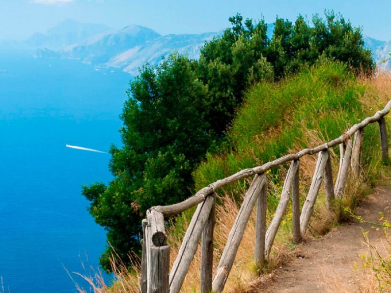 Discover the famous Path of the Gods, a stunning hiking trail along Italy's Amalfi Coast. Stretching from Bomerano to Positano, it offers breathtaking views and attracts hikers and tourists from around the world.