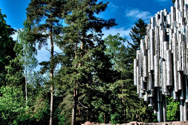 The Sibelius Monument in Helsinki, Finland, is a wave-like sculpture of over 600 welded steel pipes, symbolizing music's flow. Designed by Eila Hiltunen in 1967, this tribute to Finnish composer Jean Sibelius is a popular attraction in Sibelius Park.
