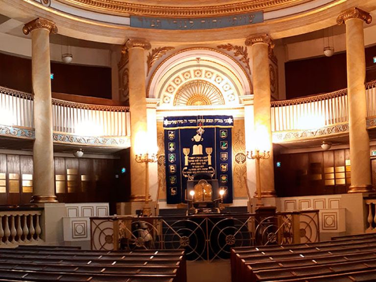 Situated in Vienna Stadttempel Synagogue's foyer, the memorial is a poignant reminder of the Holocaust's impact on Austria's Jewish community, underscoring the synagogue's cultural and historical significance.