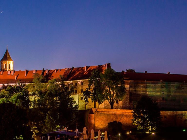 Wawel Royal Castle and Hill hold immense historical and cultural importance in Poland. The castle was the residence of Polish kings for centuries, while the hill houses vital national monuments and cultural artifacts.