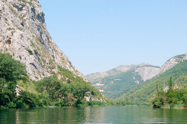 Discover the allure of Croatia's beloved Cetina River! Ideal for swimming, fishing, canoeing, and rafting, it promises thrilling water sports amidst breathtaking scenery. Brave a bungee jump for an adrenaline rush!