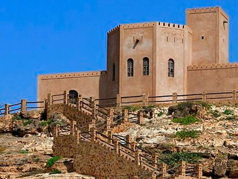 Taqah Castle in Taqah city, east of Salalah, showcases Oman's history and culture. Built in the 18th century, it defended against Ottoman invasions. A top attraction in Salalah.
