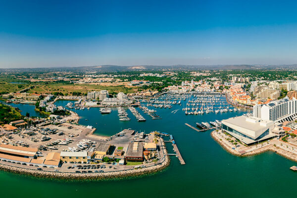 Unveiling Vilamoura. Welcome to Vilamoura, a vibrant coastal town in the heart of the Algarve. Nestled between the Atlantic Ocean and captivating natural landscapes, Vilamoura offers an irresistible blend of beauty, relaxation, and entertainment.