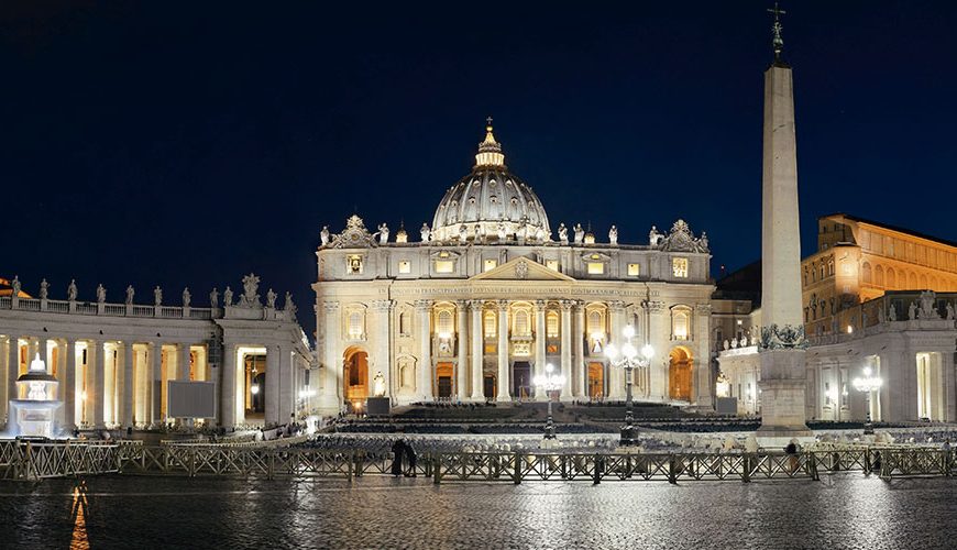 St Peters Basilica at night panorama Vaticano