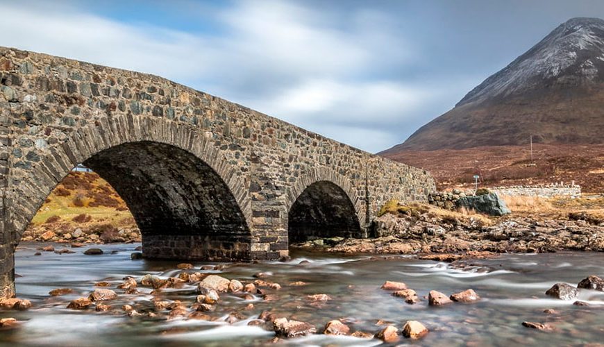 Scotland is a country that captures the imagination with its highland landscapes, vibrant culture, and centuries-old history. This dynamic place, wrapped in myth and legend, draws visitors from around the world, eager to experience its unique charm.