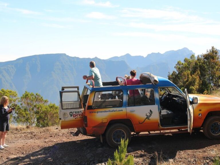 Porto Moniz 4×4 West tour - Starting with pickup from your hotel or accommodation, climb aboard for a ride to Serra d'Água...