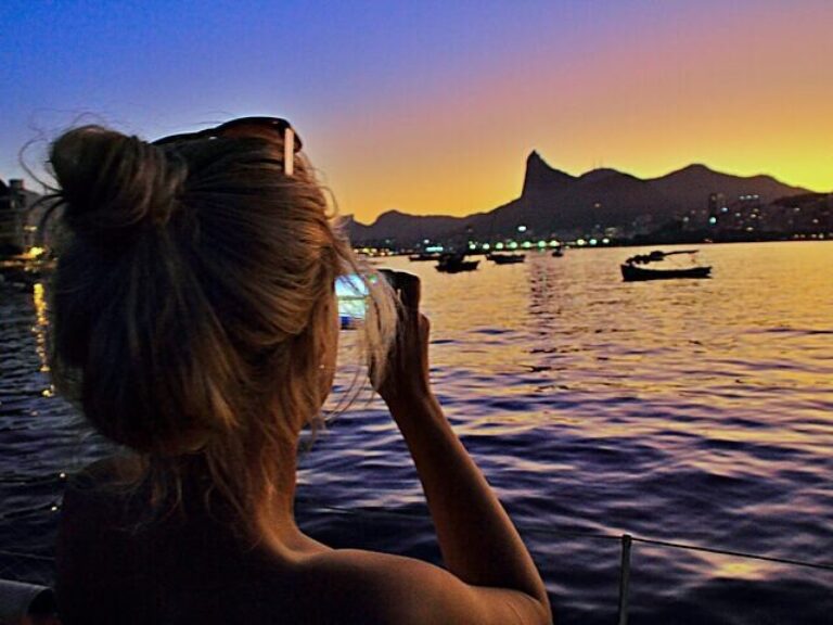 3-hour Boat Tour of Rio