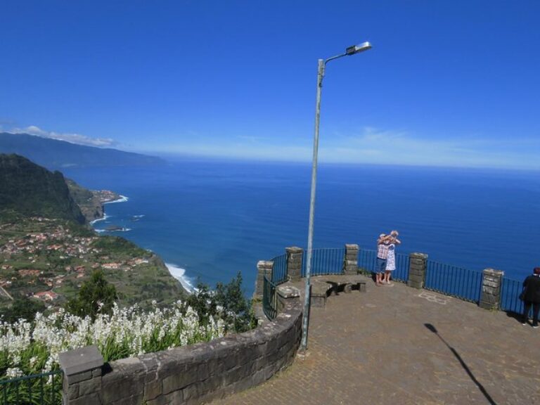 Northeast meet the locals 4×4 tour – Santana / Caniçal - Explore the NorthEast of Madeira Island. We will take you thru...