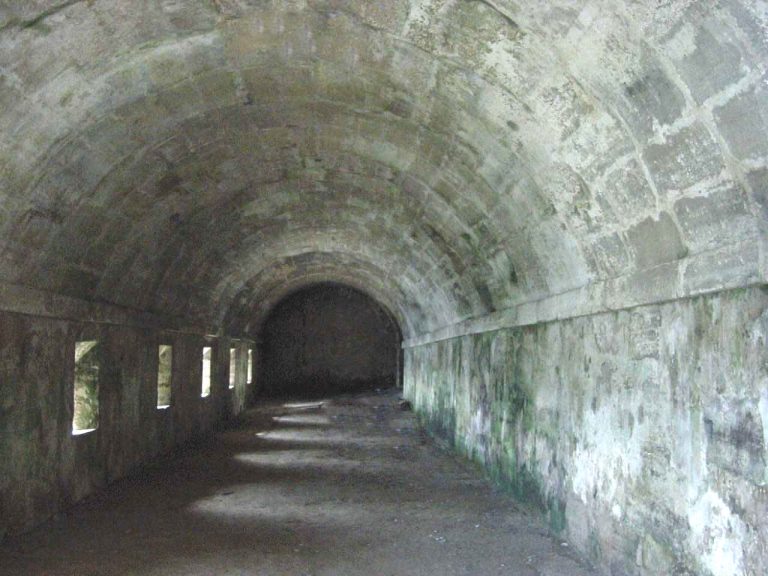 Fortress Route - Angra do Heroísmo: This tour gives you the opportunity to get to know the fortresses of the city of Angra do Heroísmo. Walking on its ramparts, walking along its walls and forts that stretch along the bay of Angra.